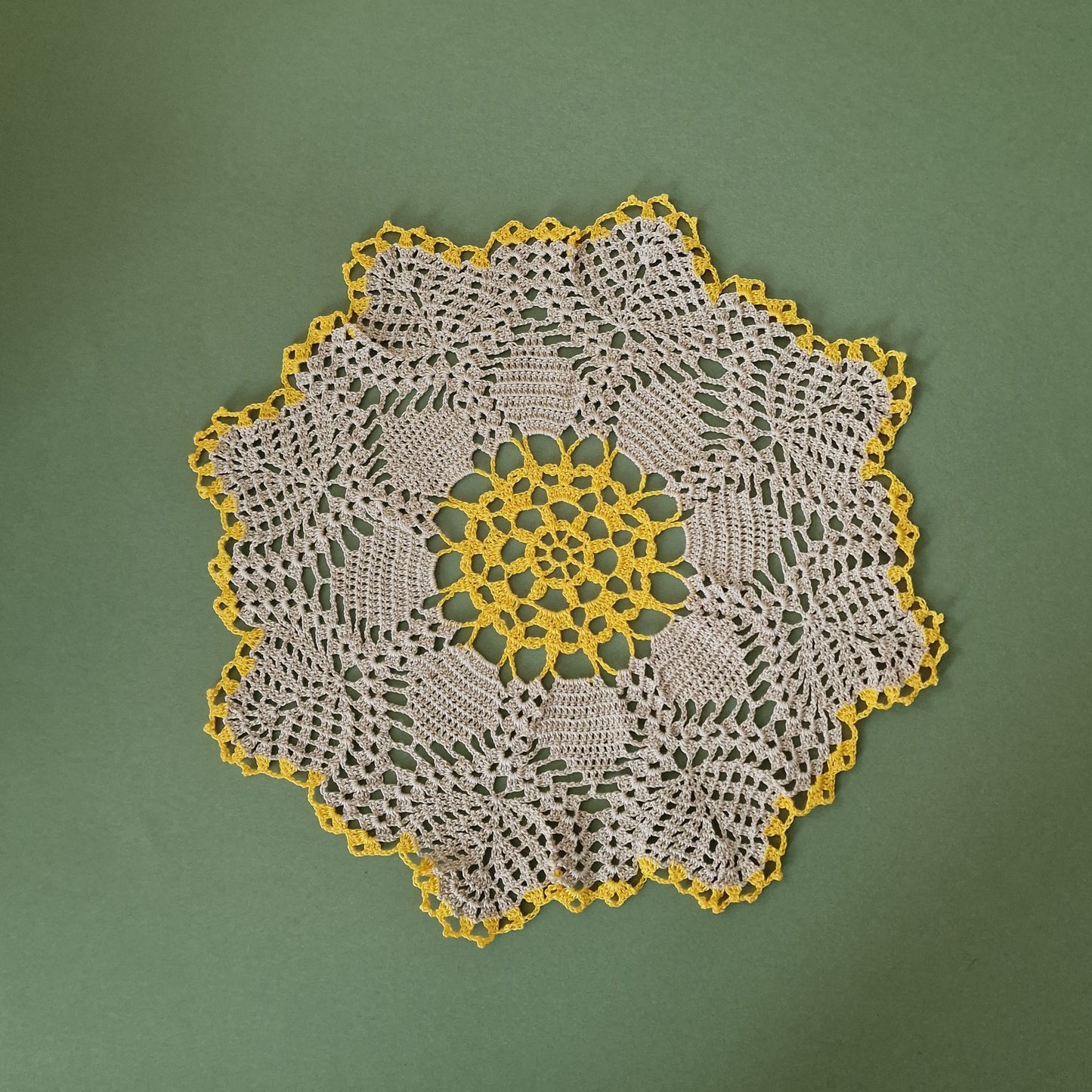 Crocheted round tablecloth light brown / yellow (LIĒR 23)