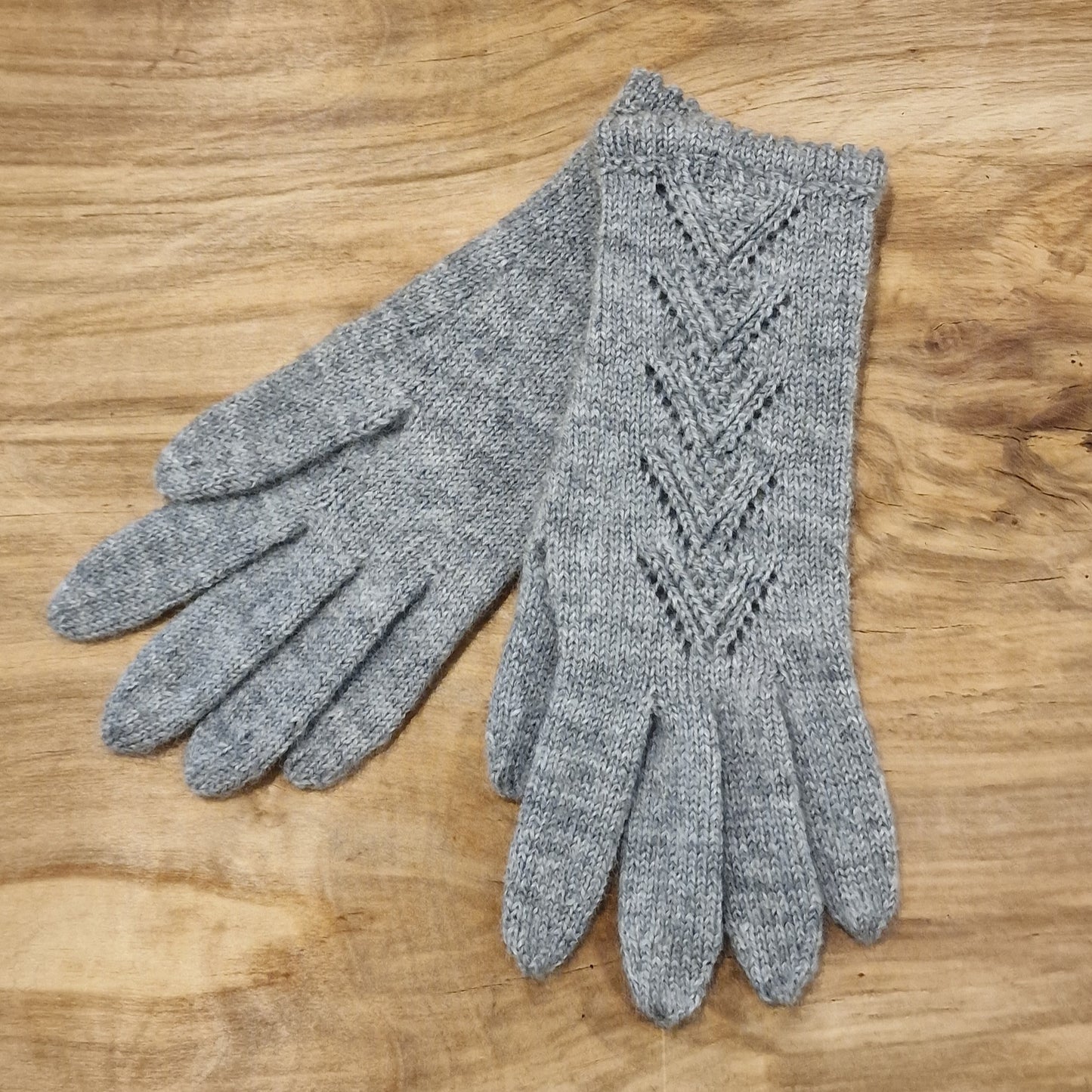 Hand-knitted gray mittens (INVA 31)