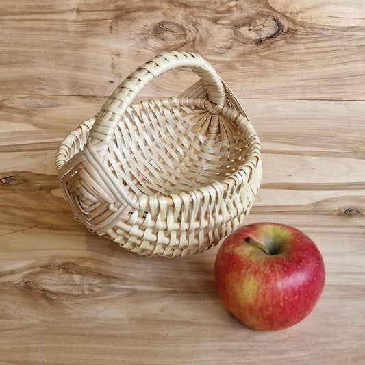 Round shaped S size basket of peeled and planed wicker (SALA 71)