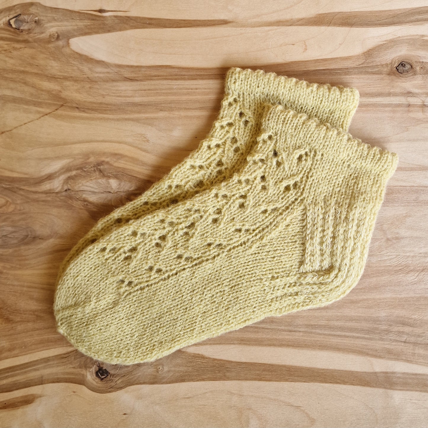 Soft-yellow warm socks size 39-41 (INPO 67)