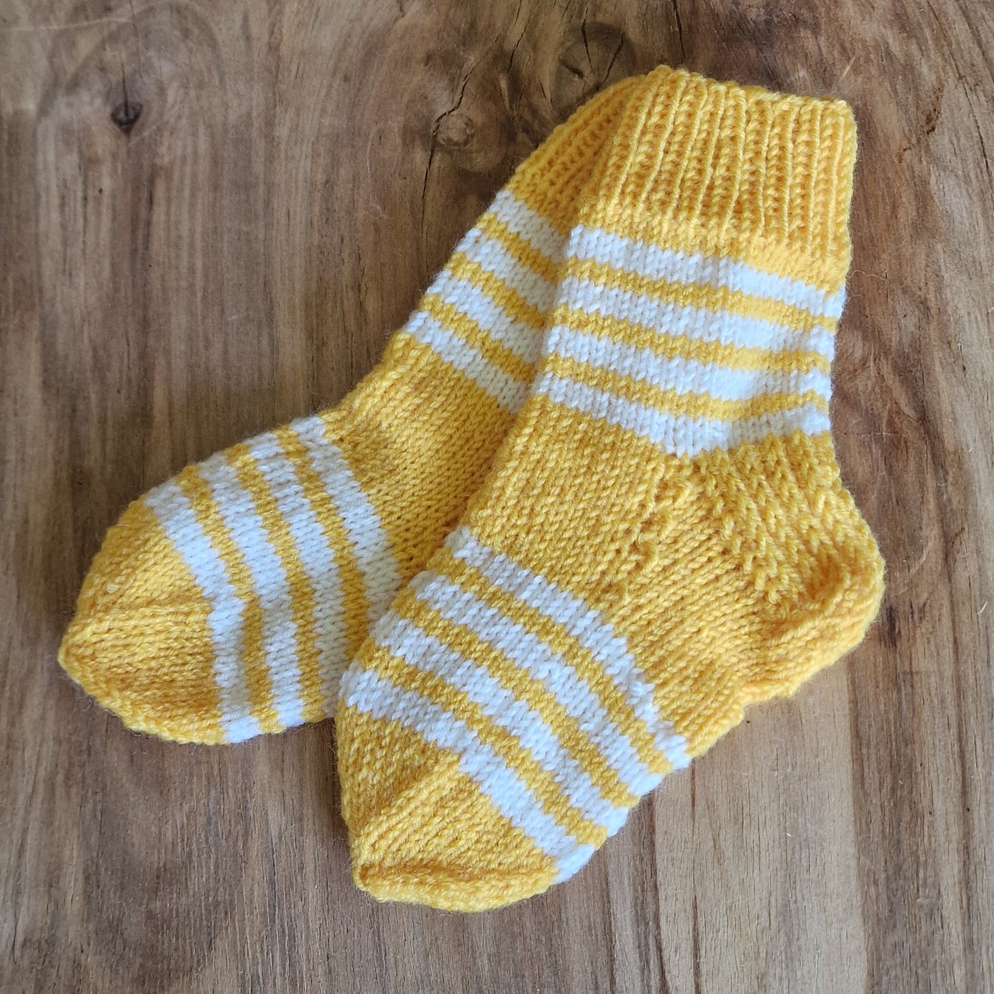 Handwoven yellow and white striped socks size 23.-25. (INKU 30)