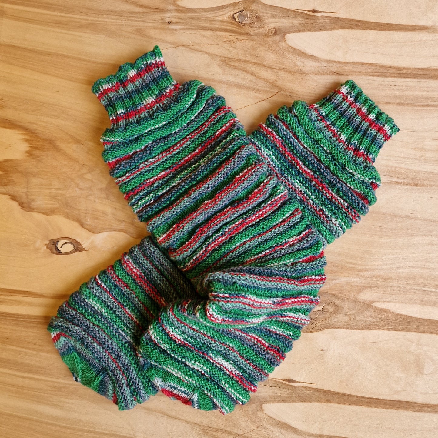 Lazy No-Heel Socks - All Sizes - Green / Red (RACE 51)