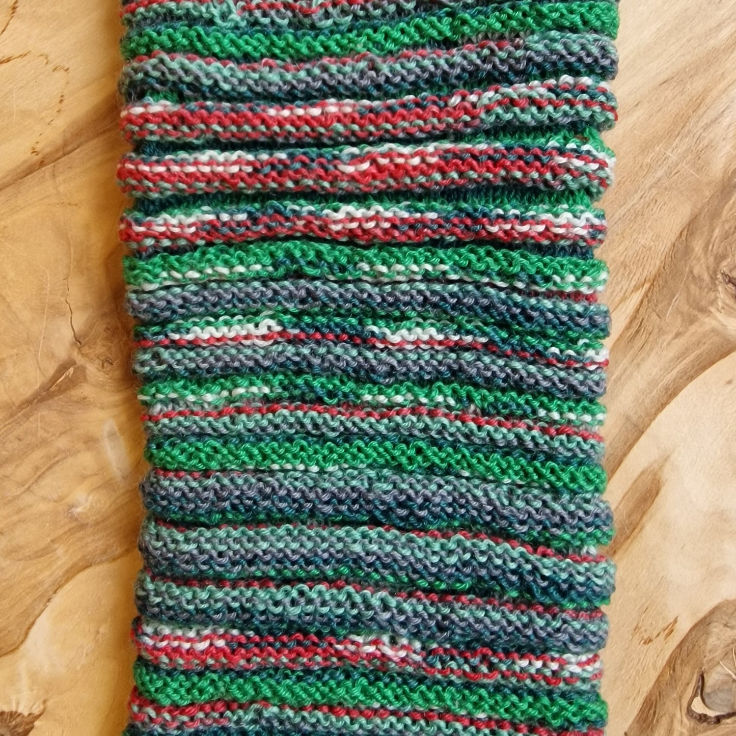 Lazy No-Heel Socks - All Sizes - Green / Red (RACE 51)