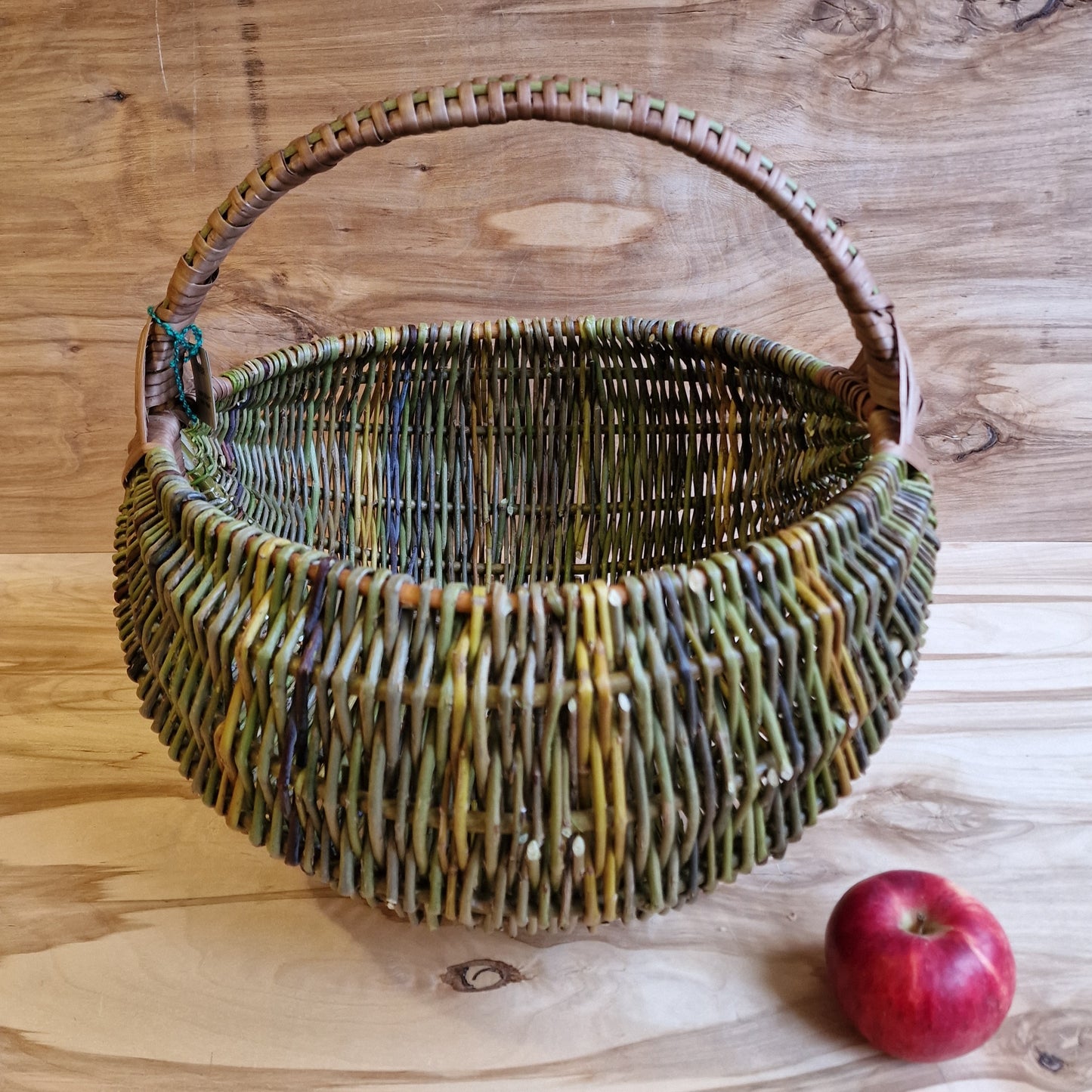 Large peeled wicker basket (SALA 113)