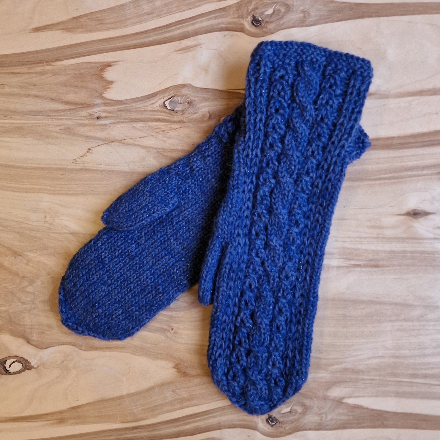 Blue black woolen mittens with 3 braids on top (DZTO 4)