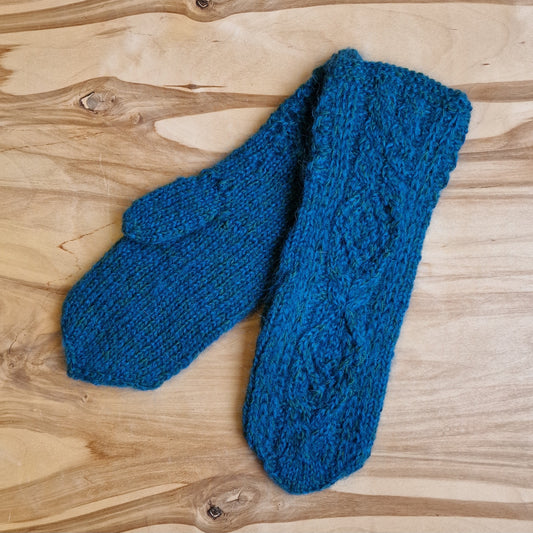 Blue black woolen mittens with 3 braids on top (DZTO 4)