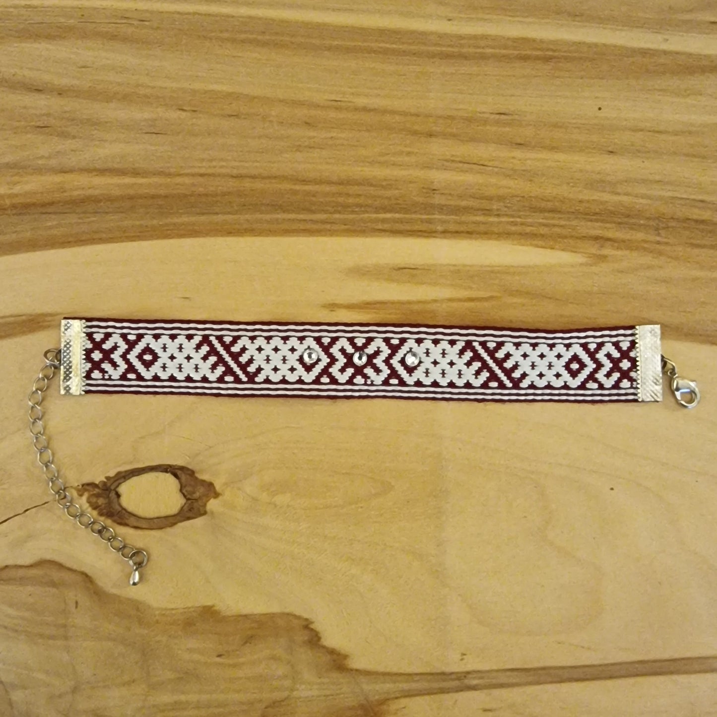 Latvian fabric bracelet (AIPU 29)