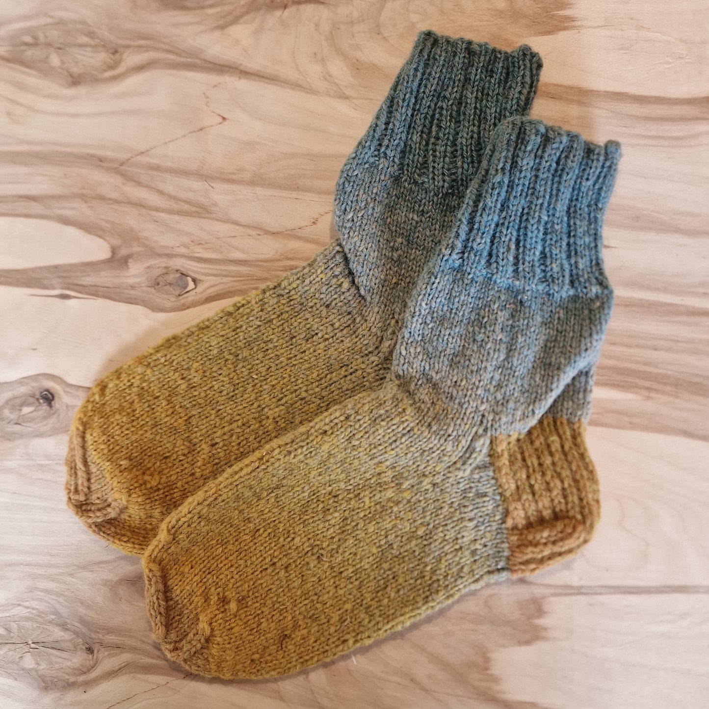 Gradient ocean blue wool socks size 35.-37. (IVZE 3)