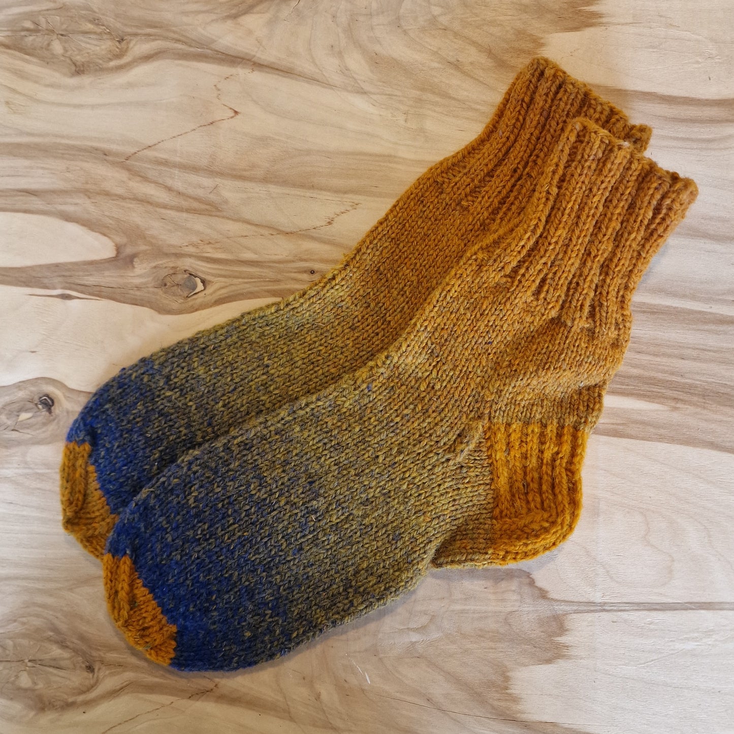 Gradient ocean blue wool socks size 35.-37. (IVZE 3)