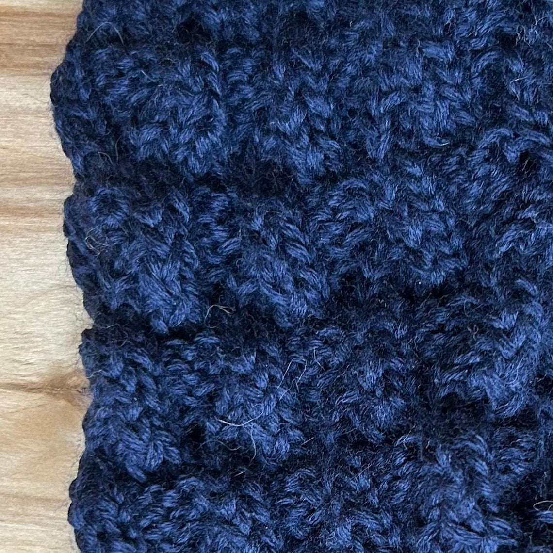 Tumši zilas garas adītas melanža dzijas getras  ar rakstainu valnīti  (VEPA 137)