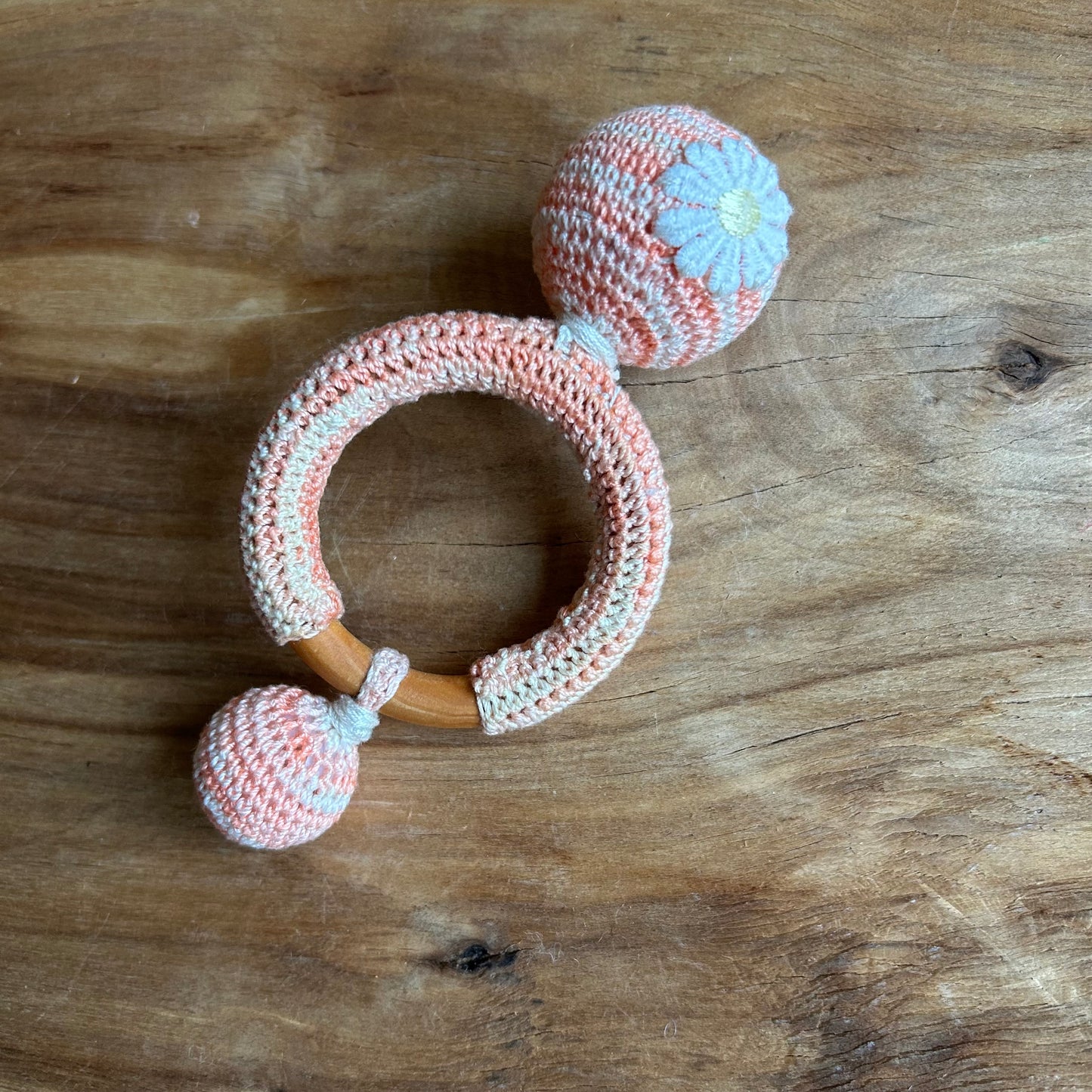 Tamborēts grabulītis oranžā krāsā ar ziedu (AIPU 139)