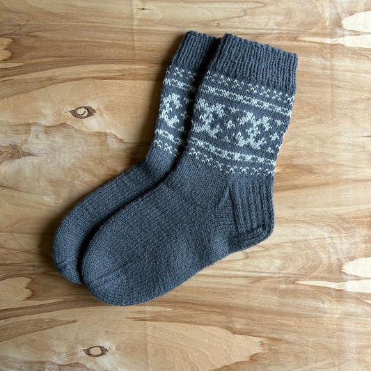 Siltās zeķes 41.-43.izm. pelēkā krāsā ar baltu ornamentu (MALI 41)