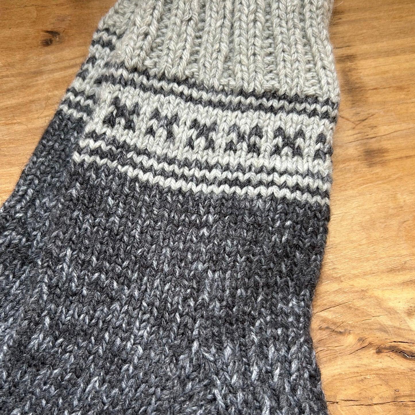 Siltās zeķes 42.-44.izm. tumši brūnā krāsā ar gaiši brūniem ornamentiem (MAFE 21)