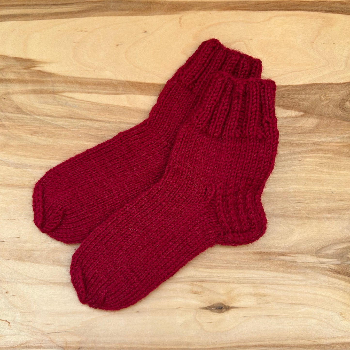 Tumši sarkanas adītas siltās zeķītes 24.-26.izm. (SITĒ 48)