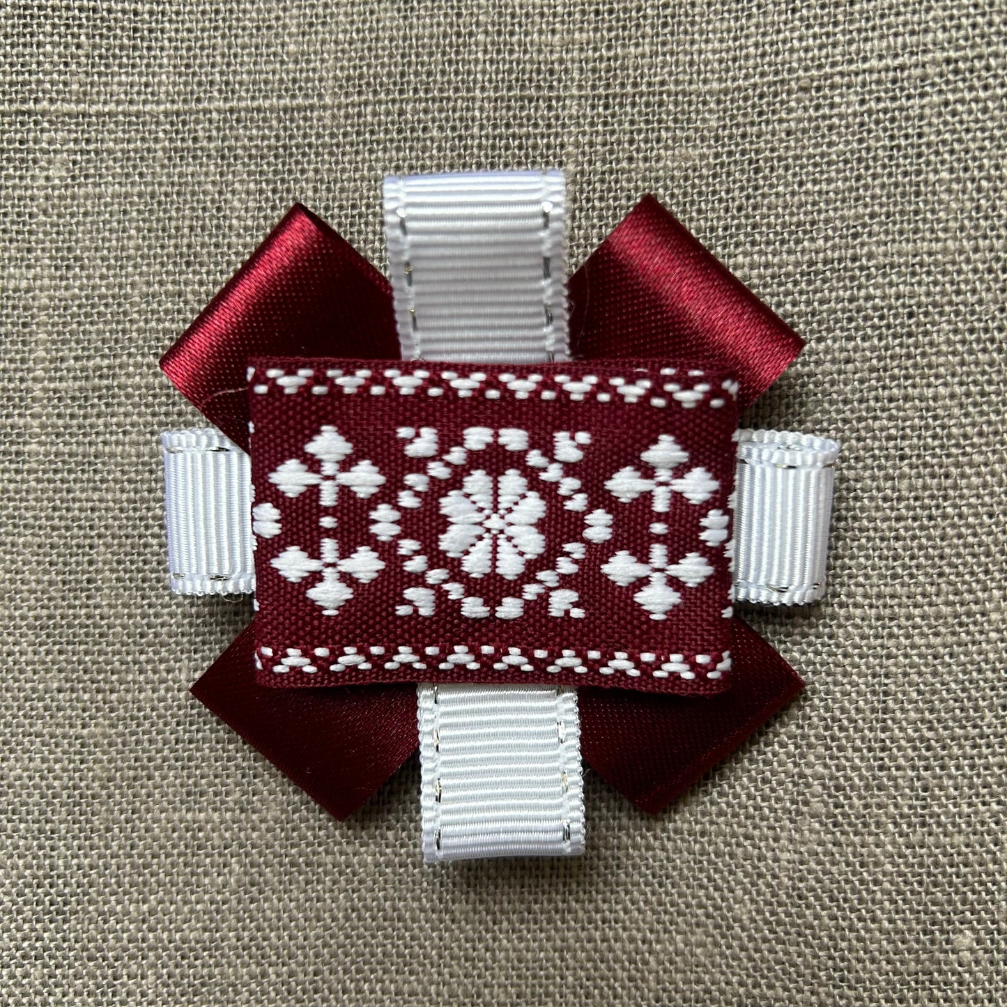 Latviska piespraude (AIPU 112)