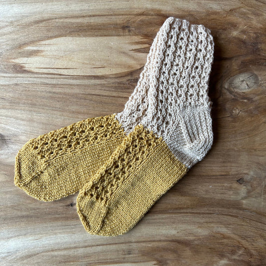 Vilnas zeķes bērniem 30.-32.izm. sinepju dzeltenos toņos (VEZI 59)