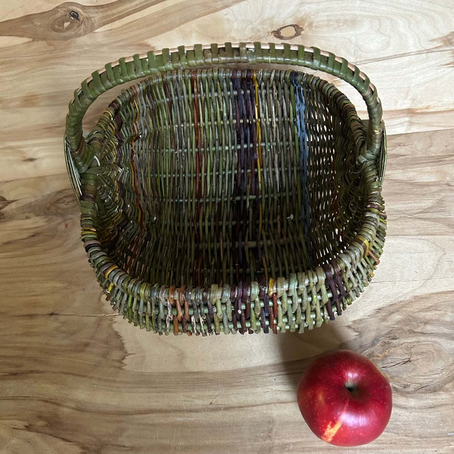 Nemizotu klūgu grozs vidēja izmēra  kvadrāta formas (SALA 195)