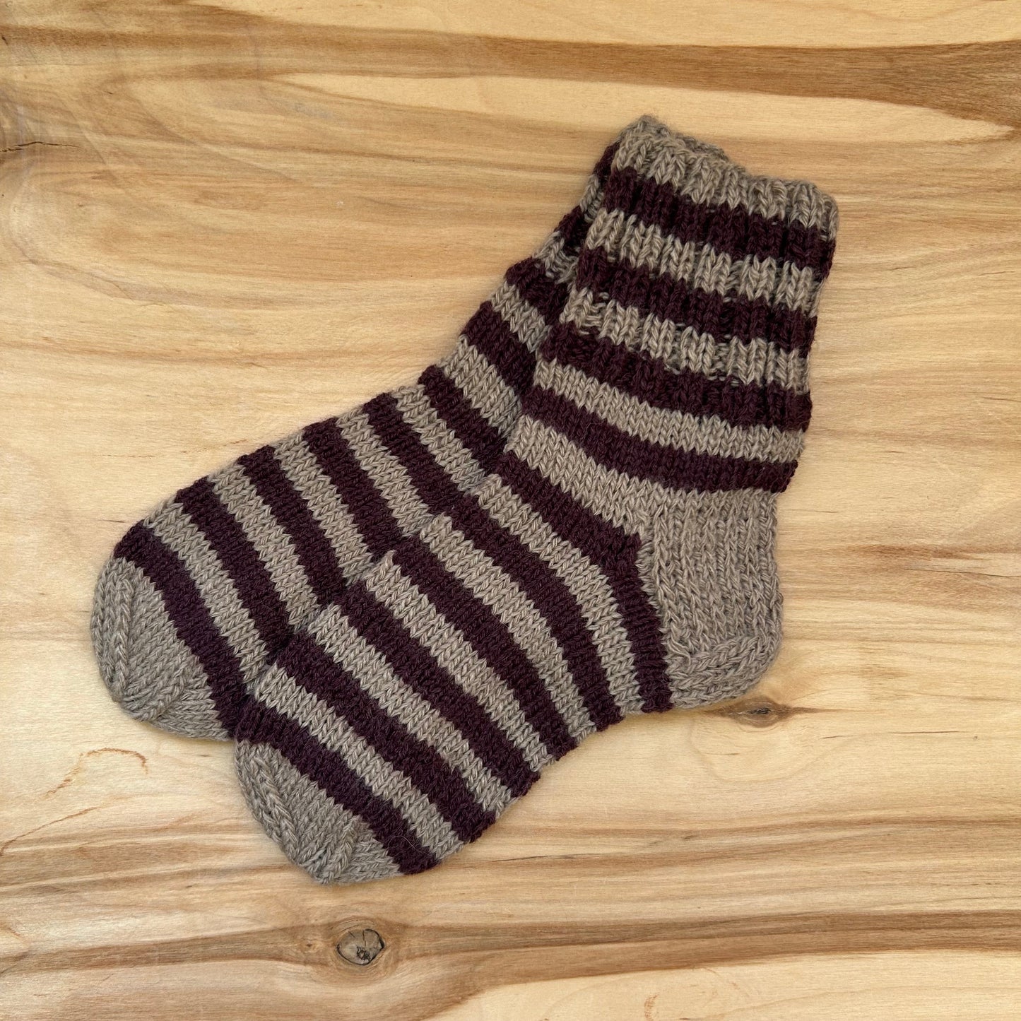 Strīpainas adītas siltās zeķītes brūnā krāsā 24.-26.izm. (SITĒ 44)