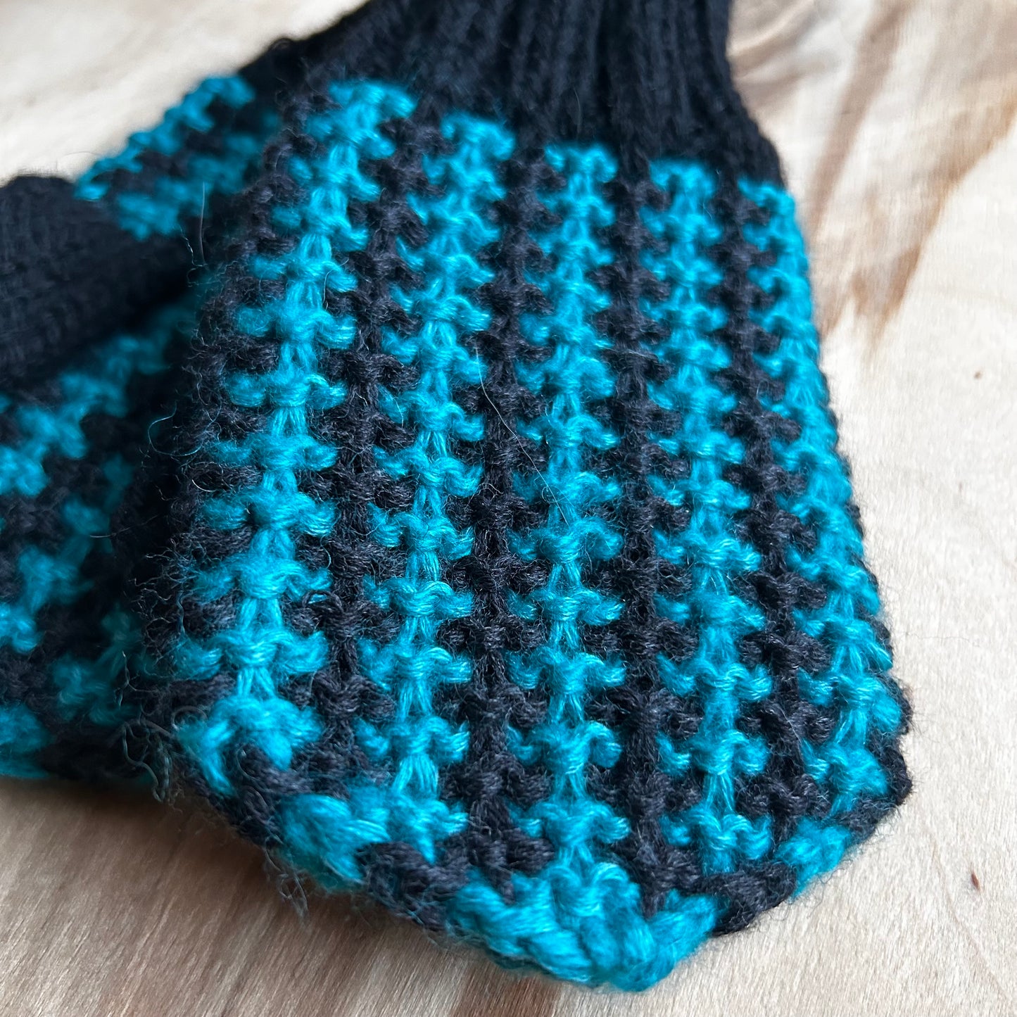 Adīti bērnu dūrainīši zili ar melnu (VEPA 164)