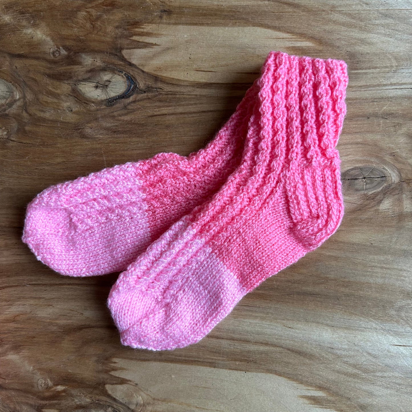 Vilnas zeķes 31.-33.izm. rozā krāsas toņos (VEZI 60)