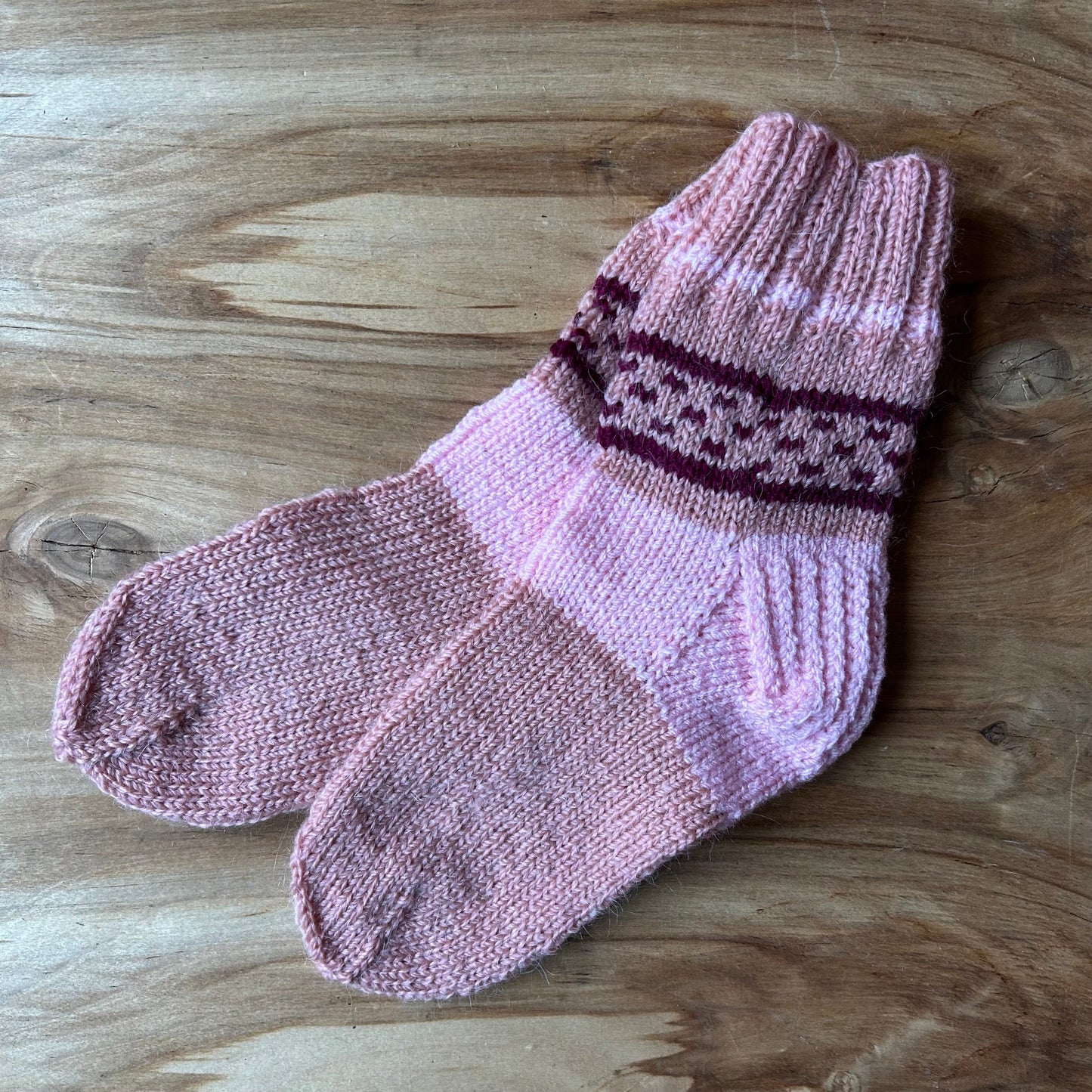 Vilnas zeķes 34.-36.izm. Rozā un vecrozā krāsā (VEZI 68)