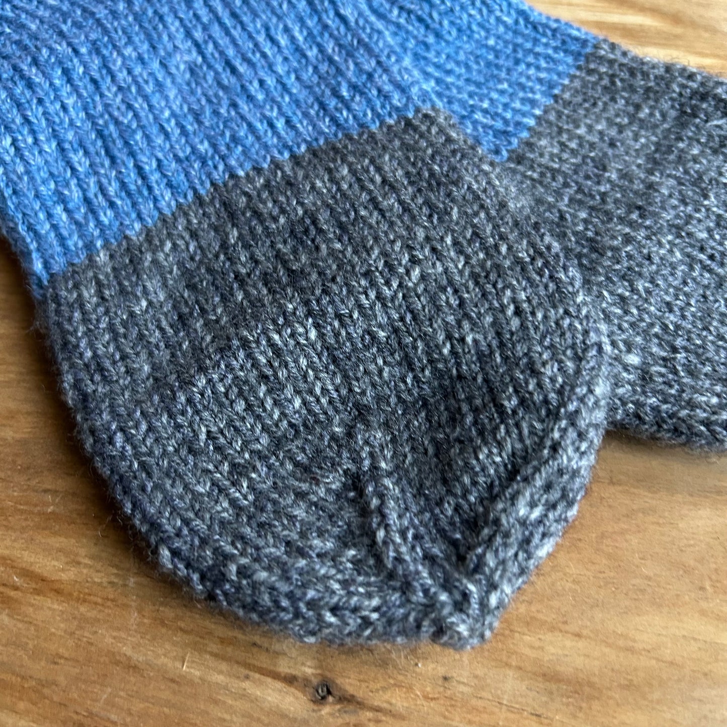 Siltās zeķes vīriešiem zili pelēkos toņos 42.-44.izm. (VEZI 32)