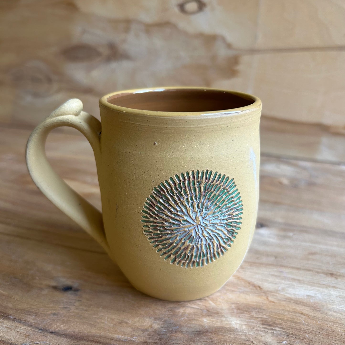 Dzeltena māla krūze  (MASP 144)