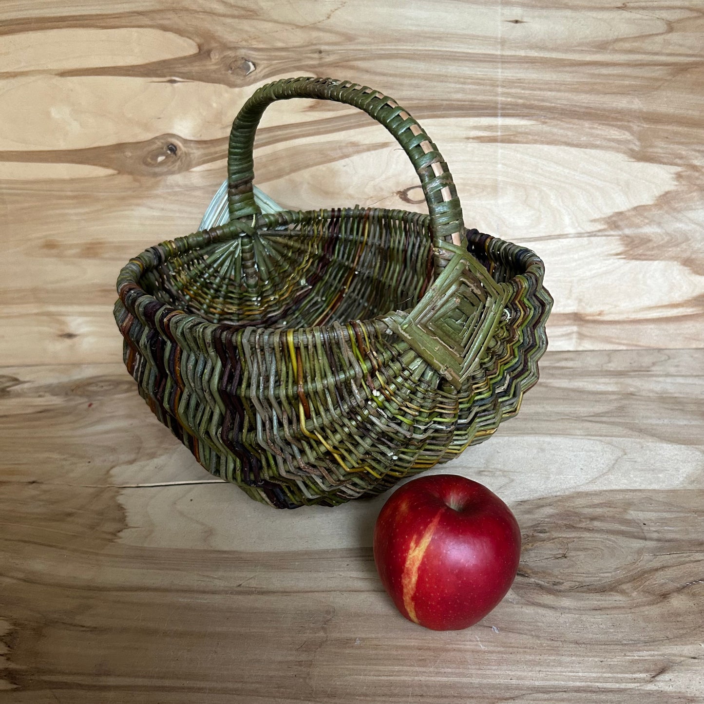 Nemizotu klūgu grozs vidēja izmēra  kvadrāta formas (SALA 195)