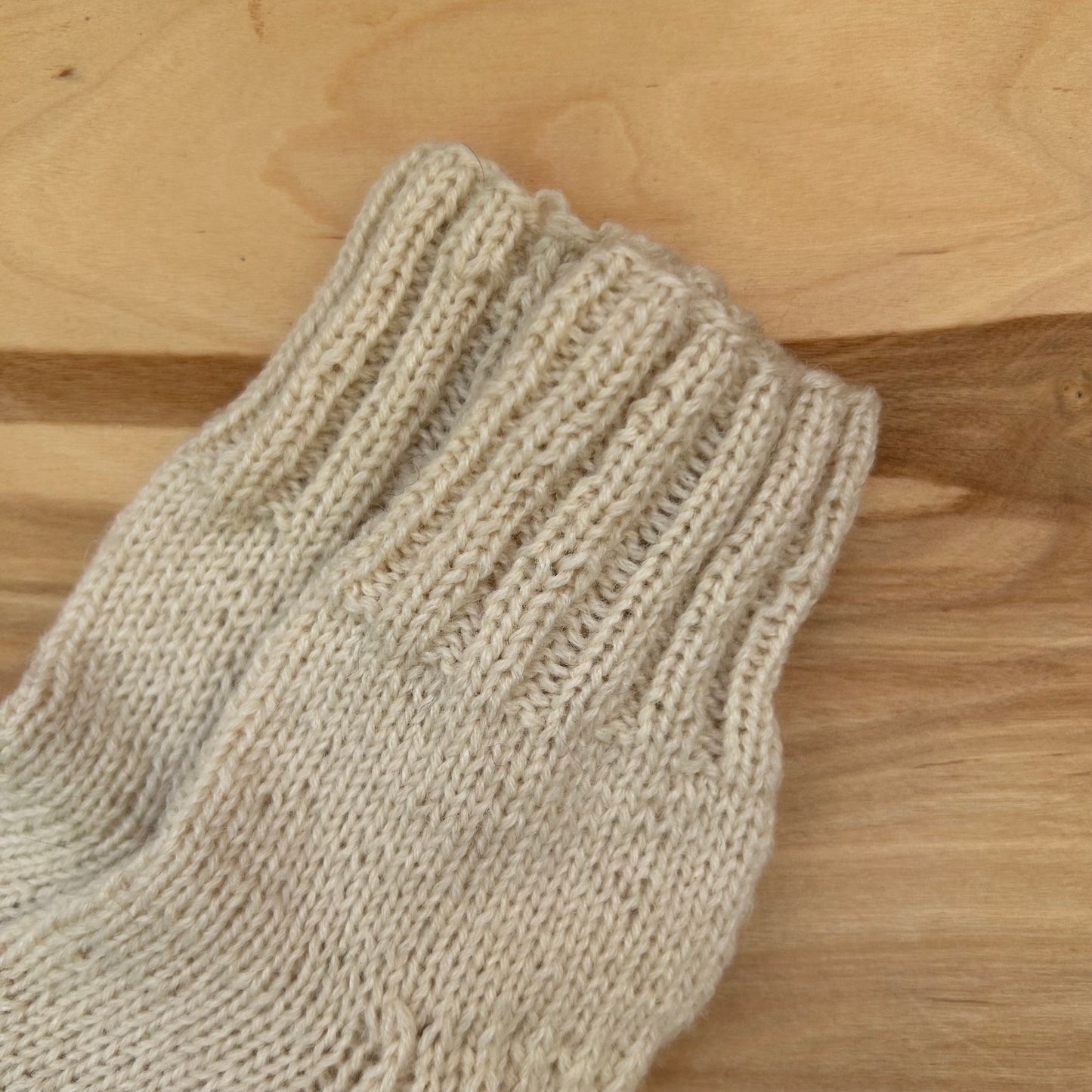 Pienbaltas  adītas siltās zeķītes 22.-24.izm. (SITĒ 51)