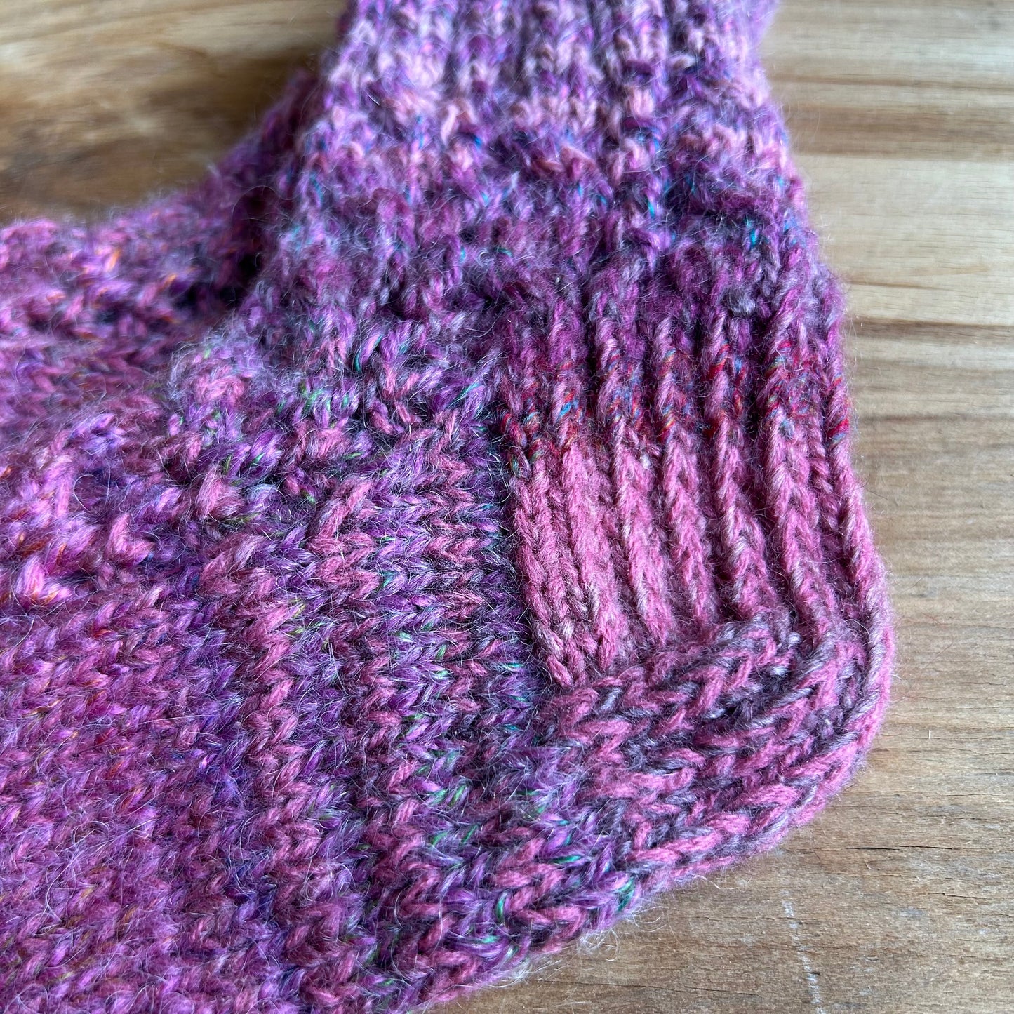 Raibas - rozā / lillā siltās zeķes 39.-41. izm. (LARE 49)