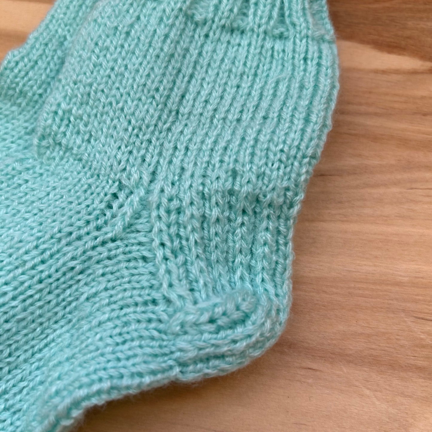 Gaiši zilganzaļas adītas siltās zeķītes 21.-23.izm. (SITĒ 52)