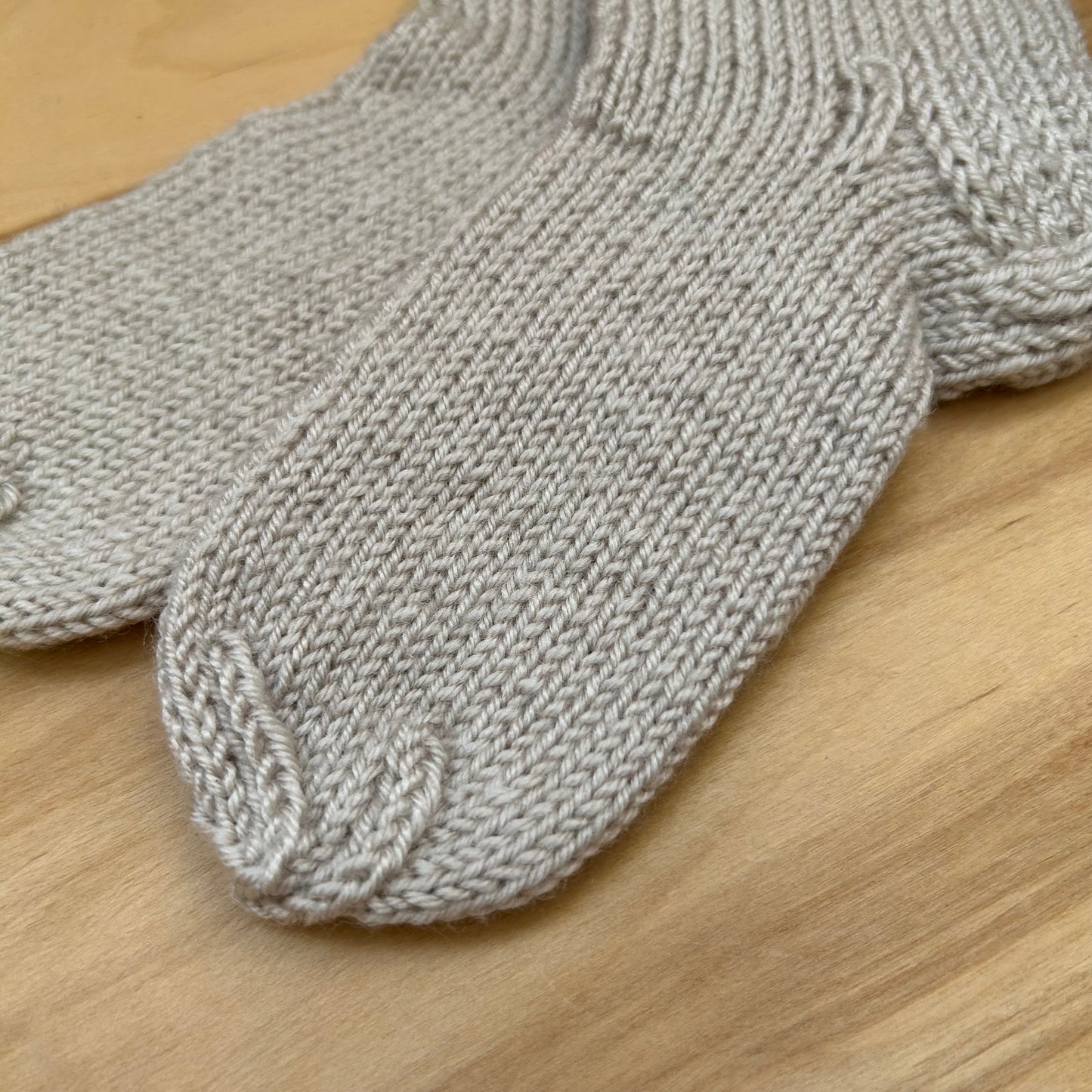 Gaiši brūnas adītas siltās zeķītes 24.-26.izm. (SITĒ 57)