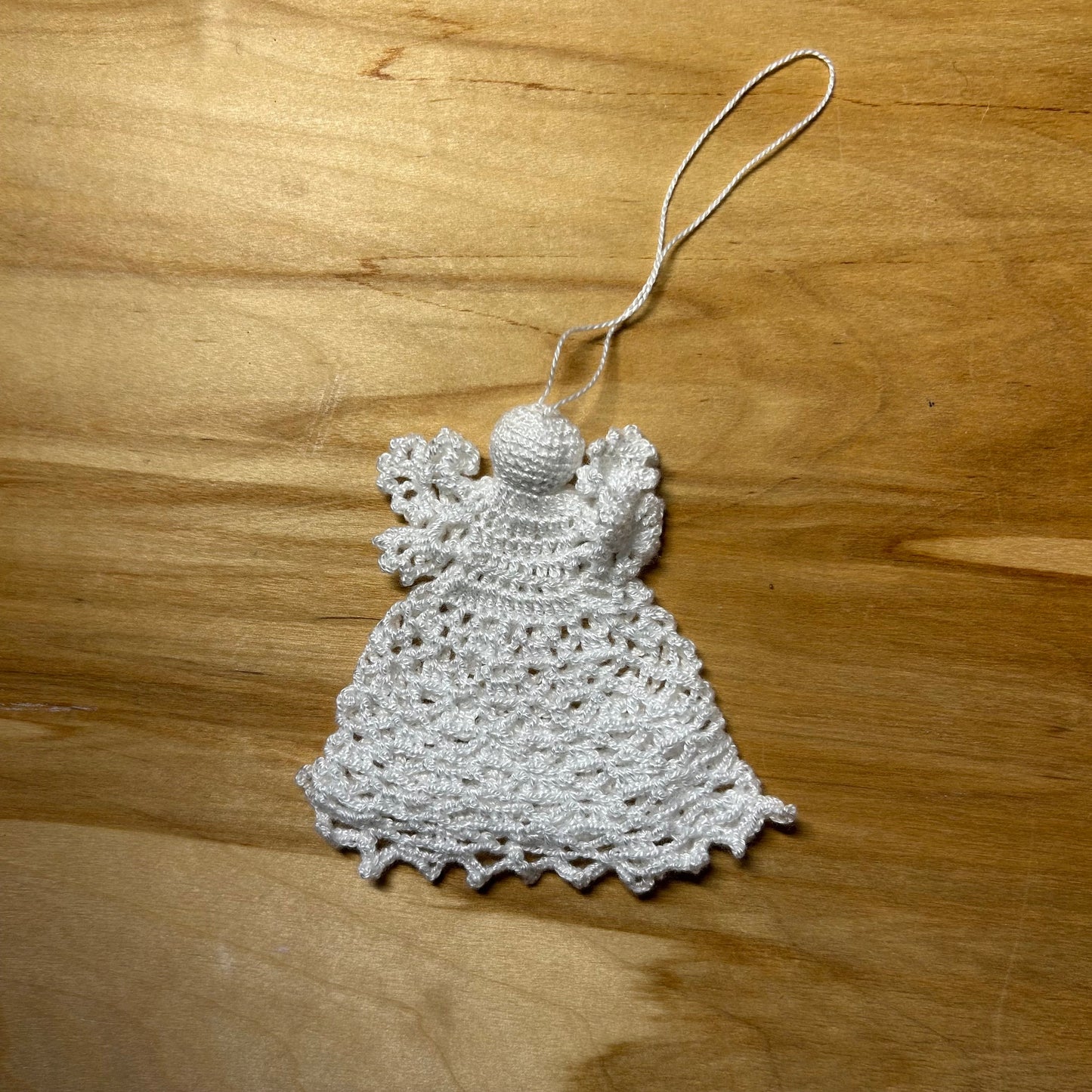 Balts tamborēts eņģelītis (SITĒ 28)