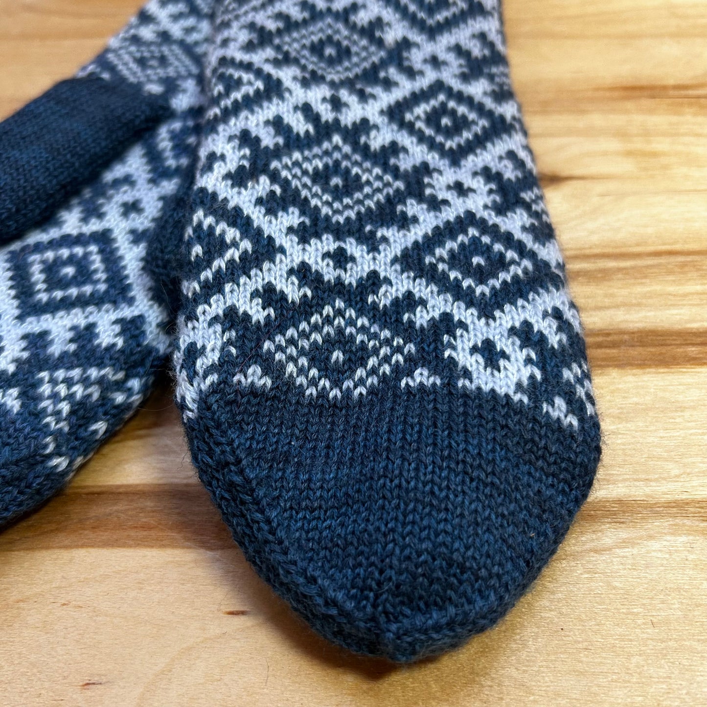 Adīti dubultie dūraiņi zili pelēkā krāsā ar ziliem rakstiem (ZIBO 5)