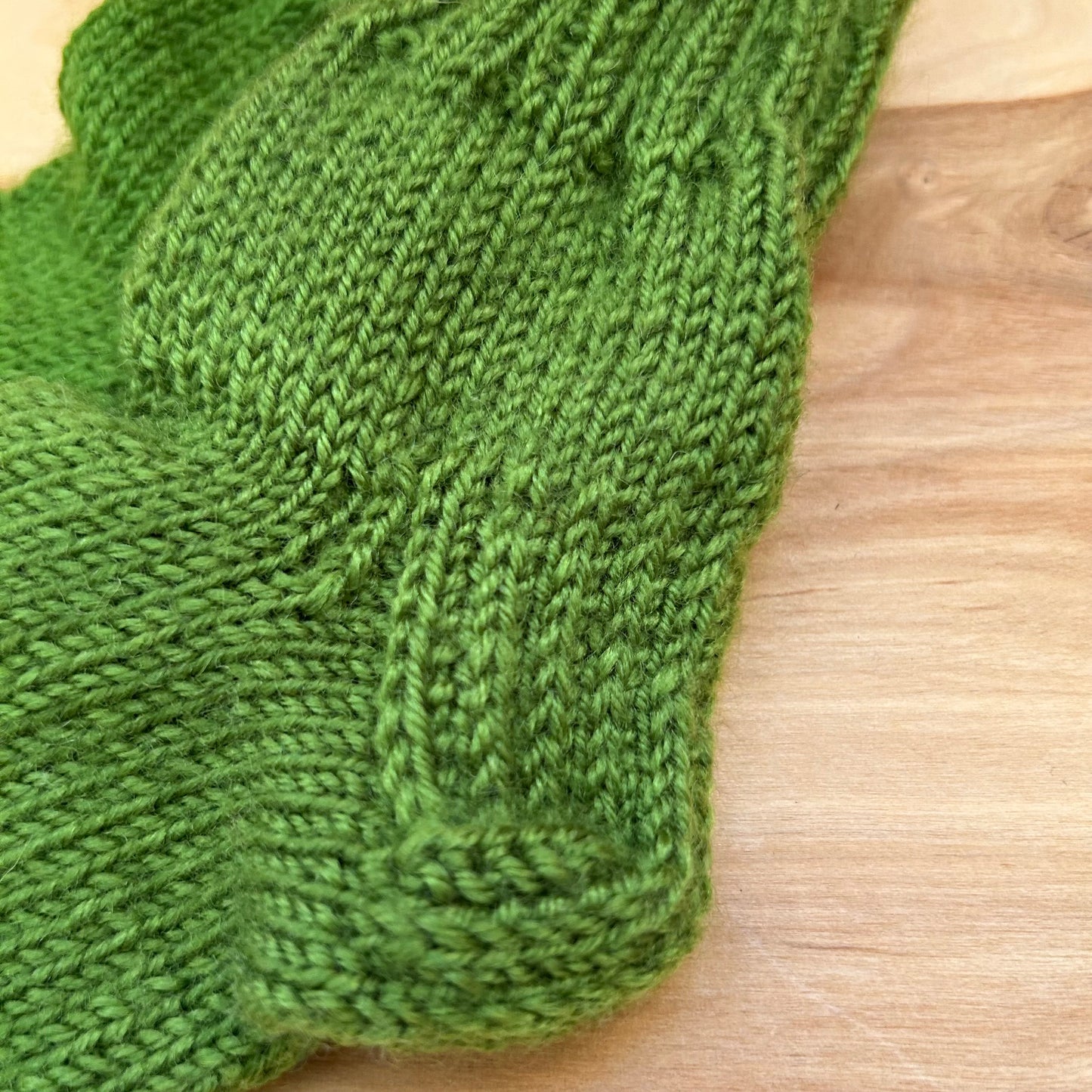 Koši zaļas adītas siltās zeķītes 22.-24.izm. (SITĒ 58)