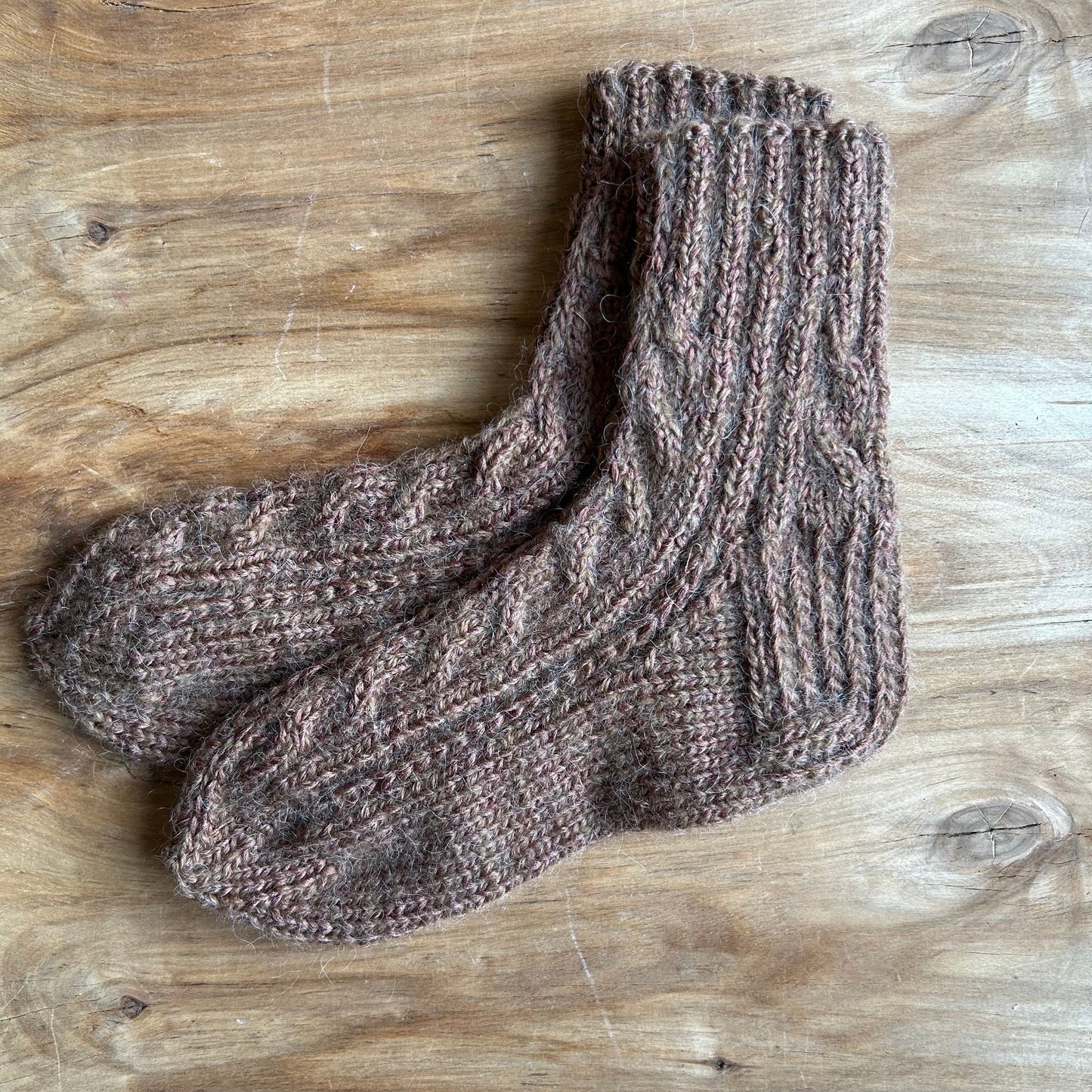 Brūnas siltās zeķes 42.-44.izm. (LARE 35)