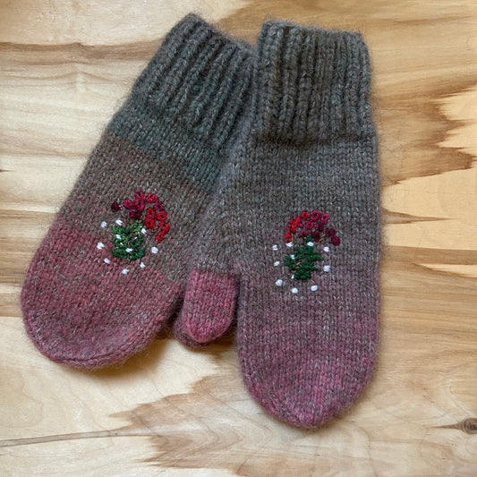 Brūni rozā adīti dūraiņi ar izšūtu zīmējumu (RUTO 2)