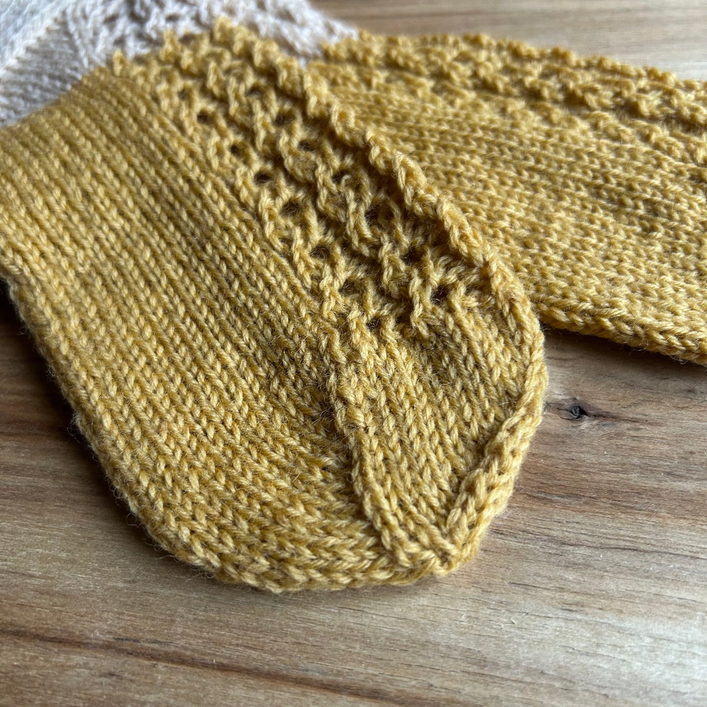 Vilnas zeķes bērniem 30.-32.izm. sinepju dzeltenos toņos (VEZI 59)