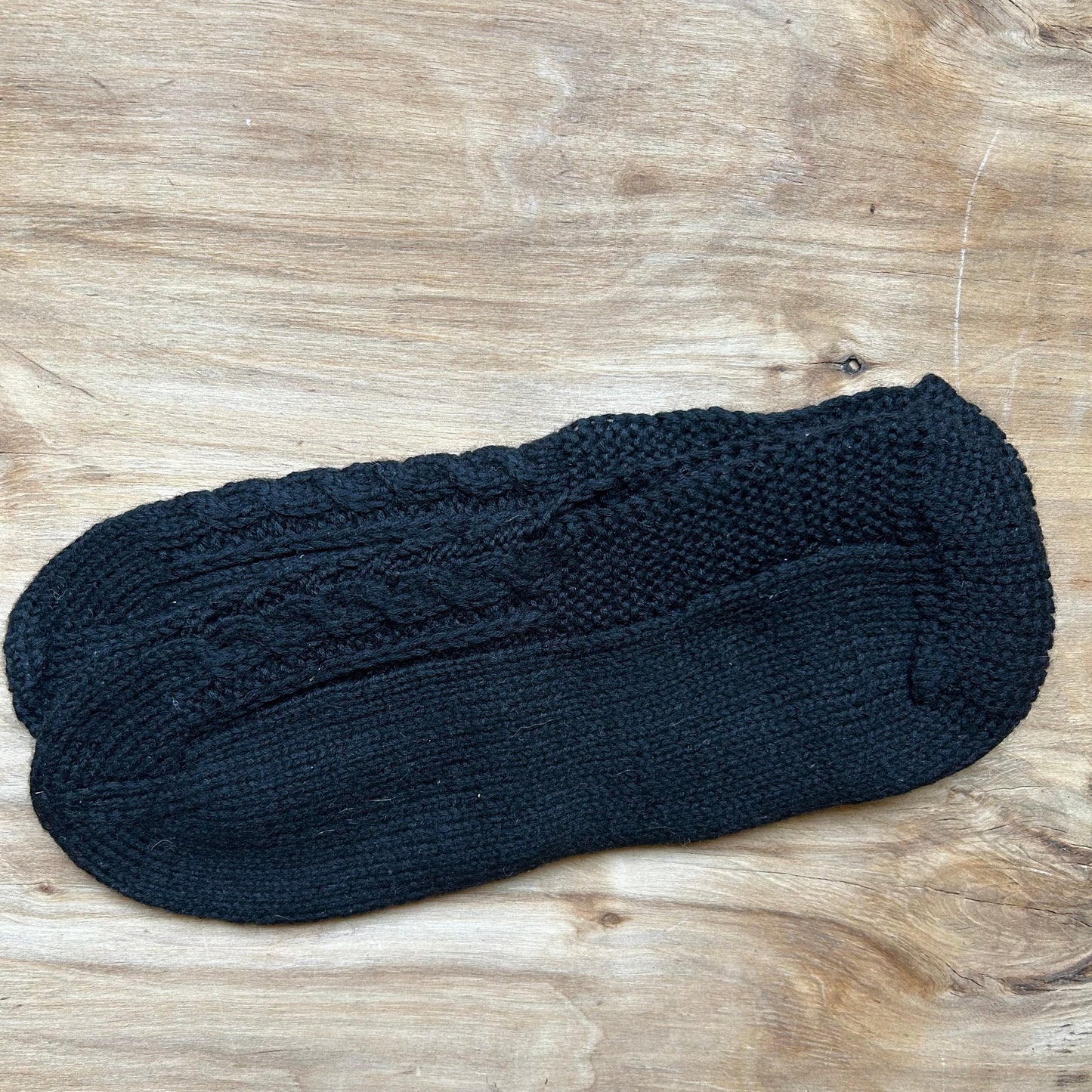 Adītas vilnas čībiņas 45.-47.izm.melnā krāsā (DAKU 36)