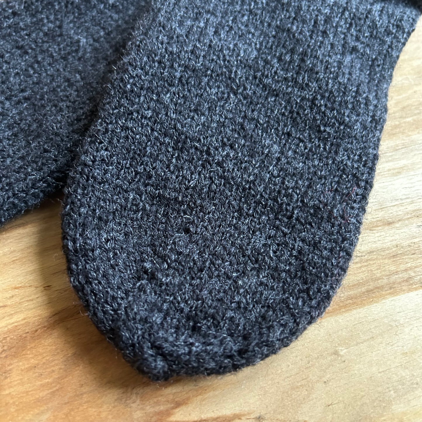 Siltās zeķes vīriešiem  melnā krāsā ar gaiši zilu rakstiņu 43.-45.izm. (VEZI 38)