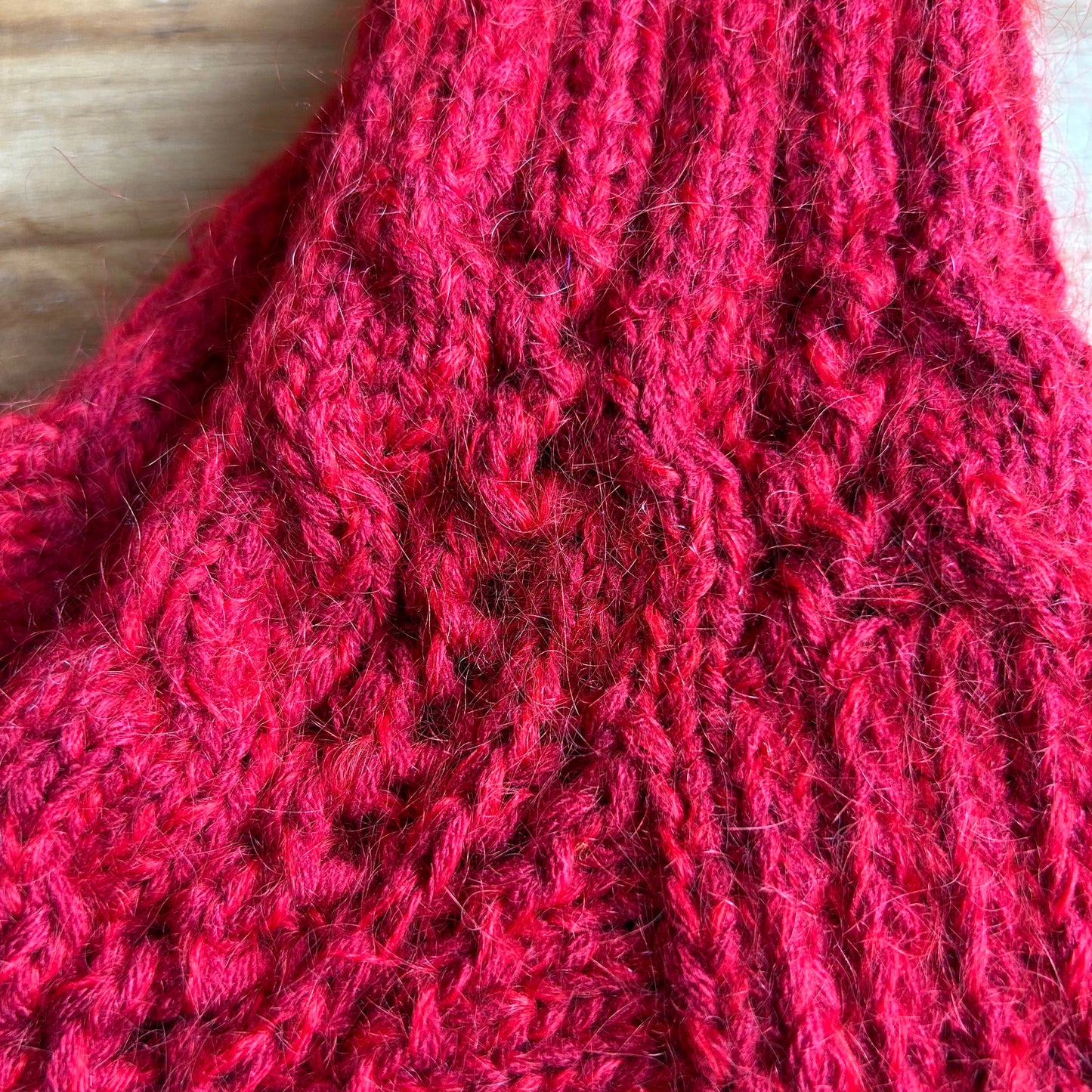 Sarkanas siltās zeķes 37,5.-39,5. izm. (LARE 36)