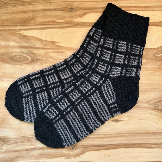 Melnas ar pelēku rakstu siltās zeķes 39.-41.izm. (INPO 102)