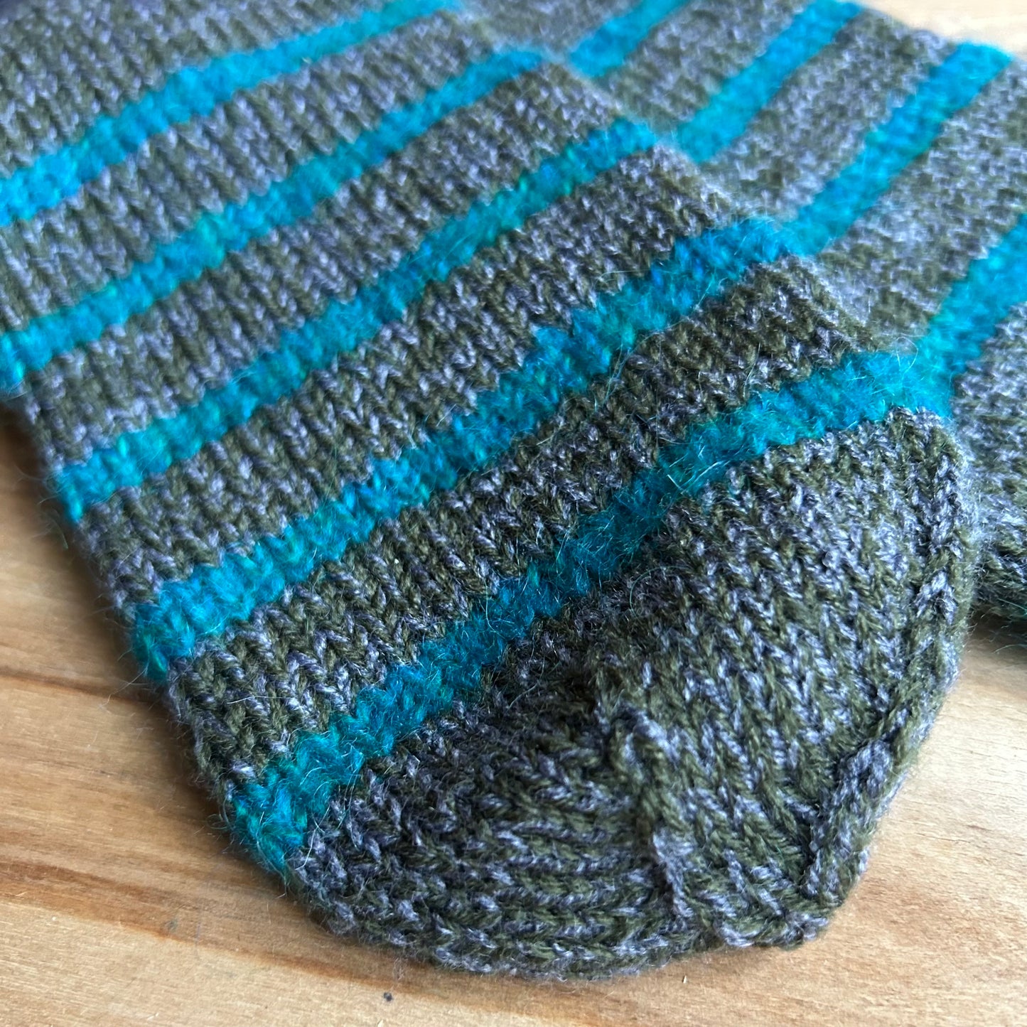 Siltās zeķes pelēkas ar zilām un baltām strīpām vīriešiem  39.-41.izm. (VEZI 39)