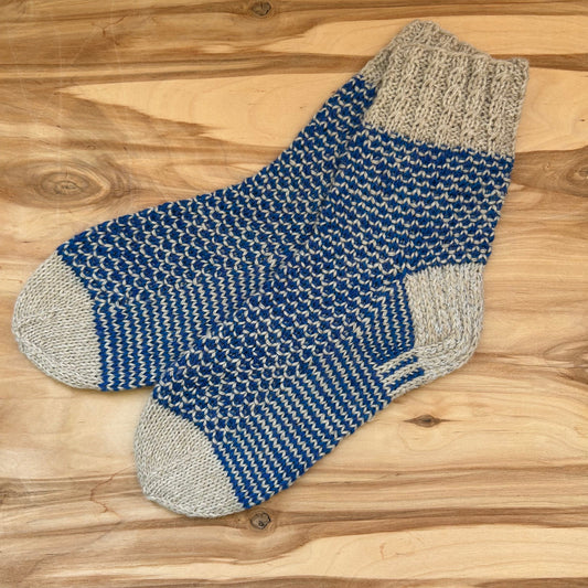 Rakstainas siltās zeķes  bēšā krāsā ar ziliem rakstiem 38.-40.izm. (INPO 104)