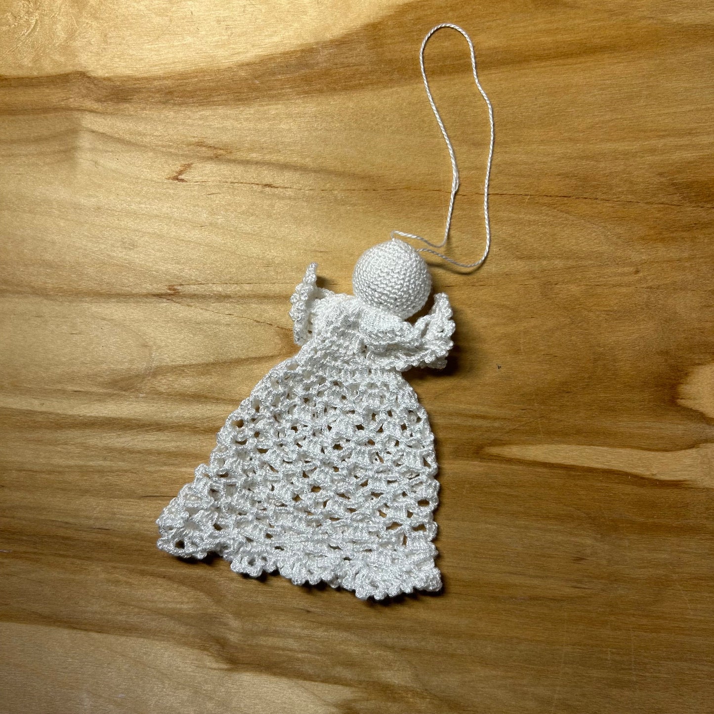 Balts tamborēts eņģelītis (SITĒ 27)