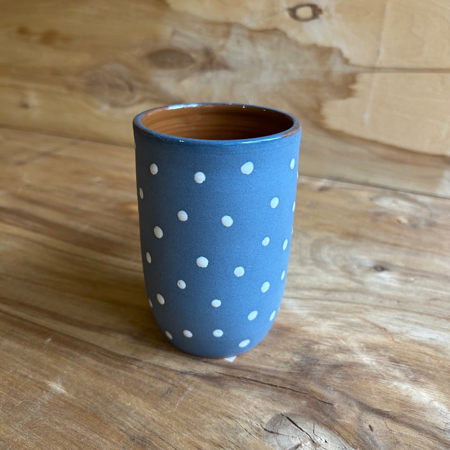 Zila māla  puļķīškrūze ar baltiem glazūras punktiņiem (MASP 128)