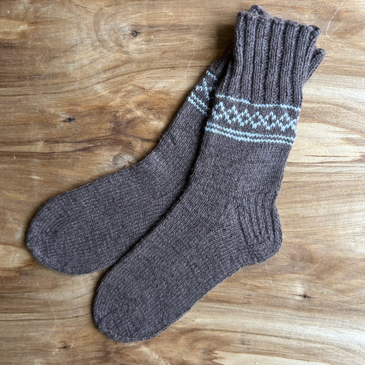 Siltās zeķes 40.-42.izm.  brūnā krāsā ar gaišiem ornamentiem (MAFE 24)