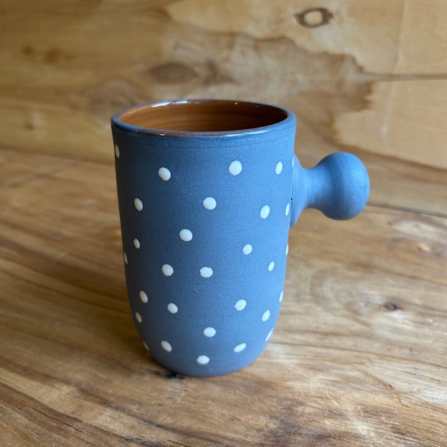 Zila māla  puļķīškrūze ar baltiem glazūras punktiņiem (MASP 128)