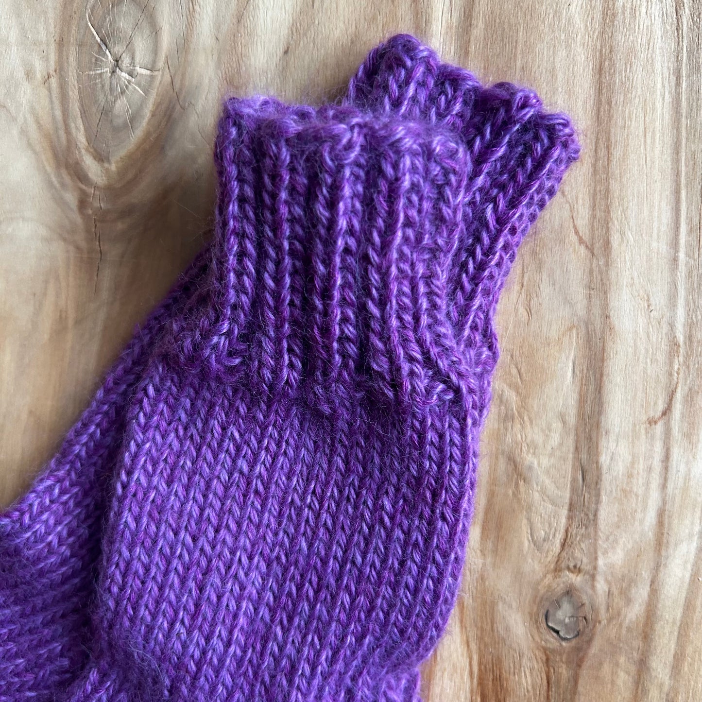 Violetas adītas vilnas zeķītes 32.-34.izm. (VEPA 160)