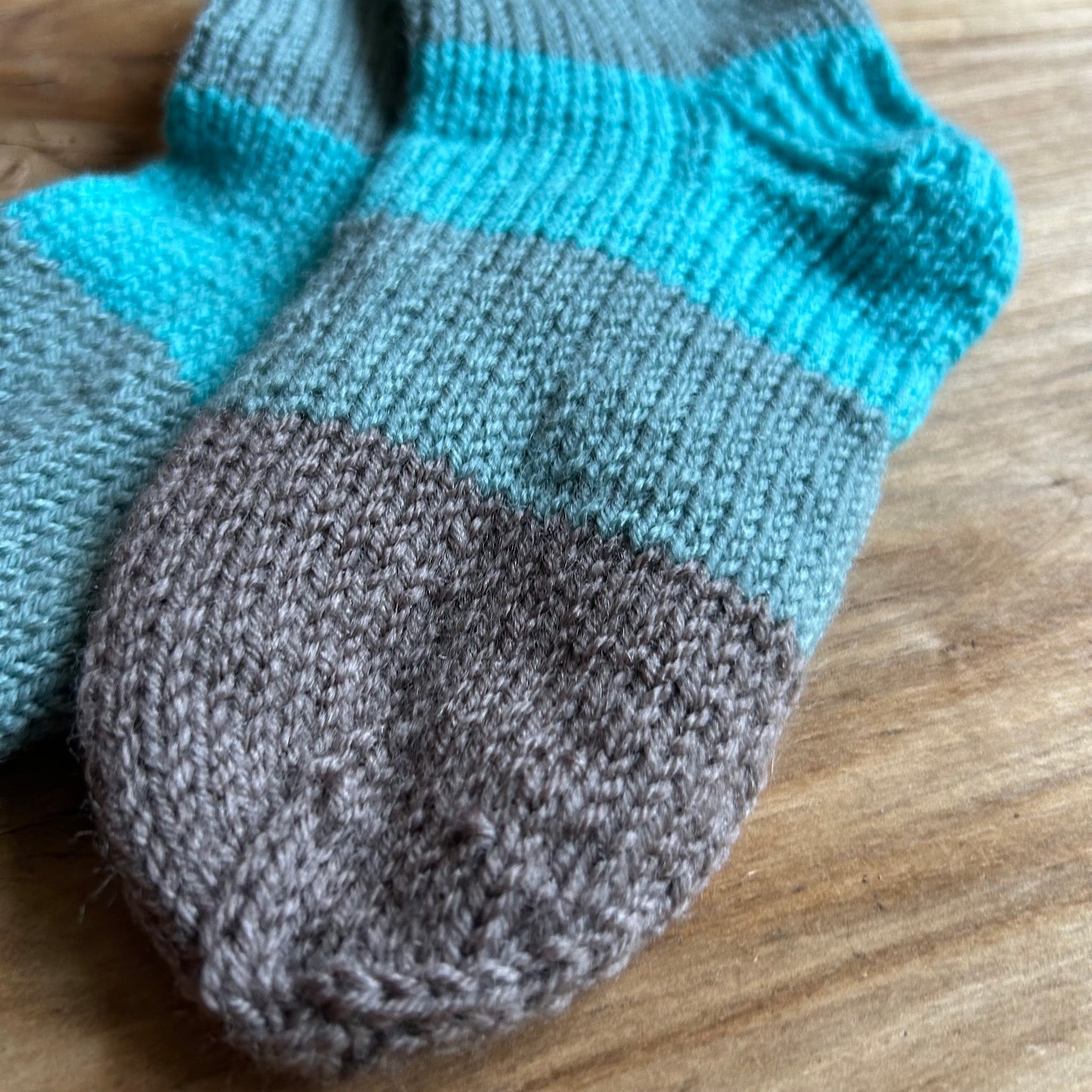 Vilnas zeķes bērniem  zilos un pelēkos toņos 28.-30.izm. (VEZI 57)